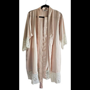 Pretty Robe brand-romantic blush short Robe, sm/med-lace bottom and sleeves